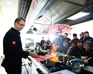 ֣���¶������ѧУ����ܳ�רҵ