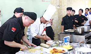 �¶�����ʦѧУ����ģʽ